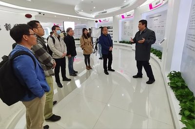 上海工程技術(shù)大學(xué)赴深圳清華大學(xué)研究院下一代互聯(lián)網(wǎng)研發(fā)中心考察交流，共促工程與技術(shù)研究和試驗(yàn)發(fā)展